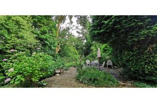 Wohnung kaufen in 45355 Borbeck-Mitte, Großzügige Eigentumswohnung mit Garten & Doppelgarage