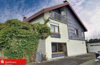 Einfamilienhaus kaufen in 57258 Freudenberg, Großzügiges Einfamilienhaus mit Einliegerwohnung und Doppelgarage in Freudenberg-Oberholzklau