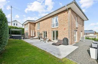 Villa kaufen in 73087 Bad Boll, Exquisite Stadtvilla in Bad Boll – luxuriöses Wohnerlebnis mit Swim-Spa und großzügiger Terrasse