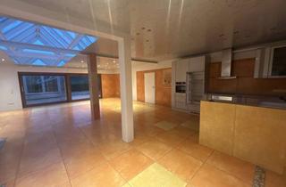 Haus kaufen in 33739 Jöllenbeck, Bielefeld-Jöllenbeck. Gepflegter Bungalow in Top Lage! Gleich zuschlagen und einziehen.