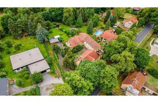 Haus kaufen in 15806 Zossen, Großes Grundstück am Waldrand, drei Doppelhäuser, Energiekennwert A+, eine Einheit mit Wohnrecht