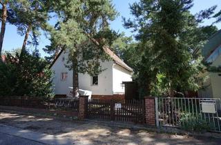 Einfamilienhaus kaufen in 14532 Kleinmachnow, Kleinmachnow - Hauptstadtmakler-Bezugsfreies Einfamilienhaus mit großem Garten in Top-Lage