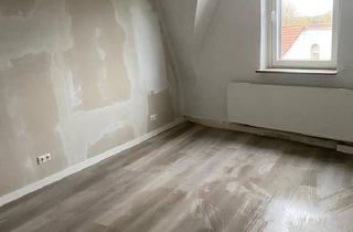 Wohnung mieten in 44339 Dortmund, Dortmund - Modernisierte 2-Zi. DG WHG mit kl. Balkon in Do.-Eving