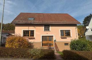 Haus kaufen in 66450 Bexbach, Bexbach - Freistehendes Ein-Zweifamilienhaus - ruhig gelegen, in Waldnähe