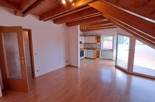 Wohnung kaufen in 89331 Burgau, Wunderschöne 3 Zimmer Dachgeschosswohnung in Burgau mit Balkon von privat