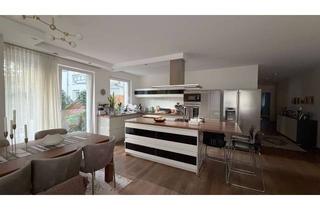 Wohnung kaufen in 40225 Bilk, Luxuriöse 5-Zimmer-Wohnung mit Garten in Düsseldorf-Stoffeln