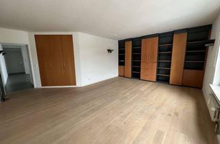 Wohnung mieten in Kaiserpassage 11, 72764 Reutlingen, Sonnige Stadtwohnung in der Kaiserpassage 2-Zimmer, Bushaltestelle vor der Tür