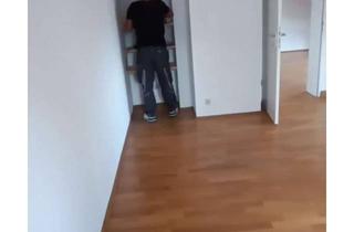 Wohnung mieten in 60529 Schwanheim, 2-Zimmer Wohnung mit zugehörigem Gartenhaus