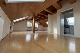 Wohnung mieten in 93053 Kasernenviertel, Helle Dachgeschosswohnung in Uni-Nähe – ideal für 1–2 Personen