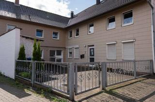 Anlageobjekt in 38268 Lengede, Gepflegtes Mehrfamilienhaus mit 6 Wohnungen und 6 Garagen in Broistedt