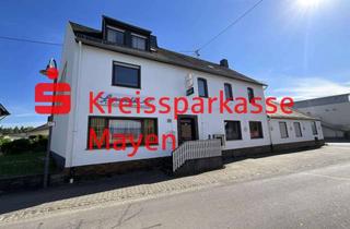 Anlageobjekt in Schulstraße 15, 56729 Nachtsheim, Gastronomie-, und Wohnanwesen Einzugsbereich Nürburgring. Sofort frei.