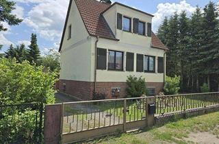 Einfamilienhaus kaufen in 39288 Burg, Freistehendes Einfamilienhaus mit Doppelcarport in ruhiger Lage in Burg
