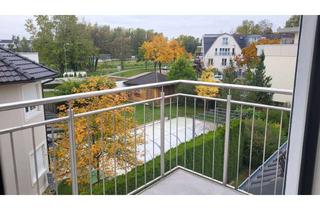 Wohnung kaufen in Schreilweg 3a, 81737 München, Charmante DG-Wohnung mit 4,5 Zimmern und Balkon in München-Altperlach