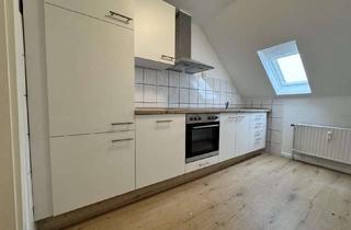 Wohnung mieten in Kochstr. 59, 47805 Dießem/Lehmheide, Helle 2-Zimmer-DG Wohnung in Krefeld / frisch renoviert / neue EBK