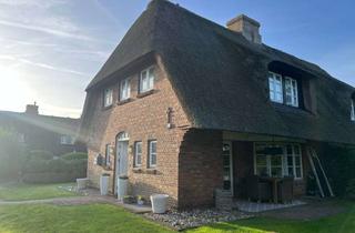 Haus kaufen in 25996 Wenningstedt-Braderup, Reihenendhaus unter Reet in Wenningstedt