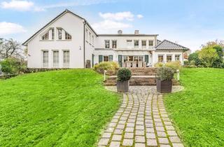 Villa kaufen in 40885 Ratingen, Design trifft Eleganz – Luxusvilla mit separater Wohneinheit auf Parkgrundstück