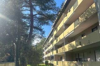 Wohnung kaufen in 78224 Singen, Singen (Hohentwiel) - Attraktive 3-Zimmer-Wohnung am Waldrand von Singen-Nord - mit großem Balkon und Einzelgarage