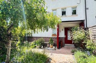 Doppelhaushälfte kaufen in 09337 Hohenstein-Ernstthal, Hohenstein-Ernstthal - Familienfreundliches Haus mit Garten