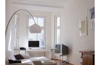 Wohnung kaufen in 40219 Düsseldorf, Düsseldorf - Charmante 2-Zimmer-Altbauwohnung in Toplage von Düsseldorf