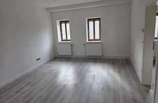 Wohnung mieten in 67061 Süd, ERSTBEZUG NACH SANIERUNG ! 3 Zimmer Altbauwohnung mit Balkon & Fernwärme ab 01.01.2026
