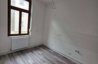 Wohnung mieten in 67061 Süd, ERSTBEZUG NACH SANIERUNG ! 3 Zimmer EG mit Balkon & Garten im wunderschönen Altbau ab 01.03.2026