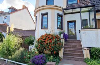 Haus kaufen in Kornstraße 625, 28201 Huckelriede, Geräumiges Zweifamilienhaus in Bremen Huckelriede