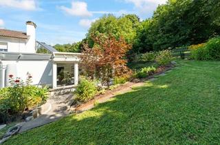 Haus kaufen in 79410 Badenweiler, Bungalow in Hanglage - naturnah mit wunderbarem Ausblick und Doppelgarage