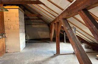 Wohnung kaufen in 90459 Nürnberg, Dachboden mit Genehmigung für 2 Wohnungen, Dachterrassen