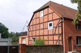 Doppelhaushälfte kaufen in 19322 Breese, Großzügige Doppekhaushälfte, aufgeteilt in 2 Wohungen, mit großem Grundstück in ruhiger Lage