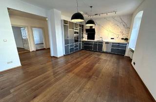 Wohnung kaufen in 54290 Innenstadt, Niveauvolles Wohnen im Herzen der Stadt - Traumhafte Altbauwohnung mit Sonnenterrasse