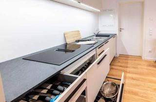 Wohnung mieten in Neugartenstraße 62a, 83209 Prien, Neubau! Komplett möbliert mit 3er Küche und hochwertigen Schreinermöbeln!