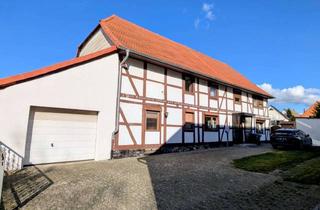 Haus kaufen in 38268 Lengede, Elegantes Fachwerkhaus mit großem Garten, zwei Garagen und sechs Stellplätze in Broistedt