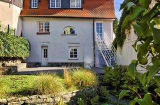 Haus kaufen in 61476 Kronberg, Wunderschönes Altstadthaus mit 8 Zimmern, Garten und 2 Außenstellplätzen in Kronberg im Taunus