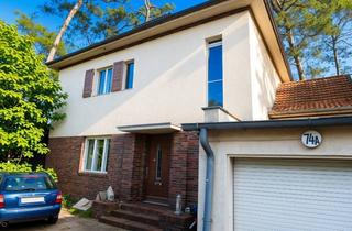 Doppelhaushälfte kaufen in 14195 Berlin, Stilvolle Doppelhaushälfte mit Garage in exklusiver Dahlemer Lage – nahe Grunewaldsee