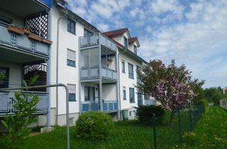 Wohnung mieten in Dr.-Alfred-Moschkau-Straße, 02708 Löbau, Bergblick-Balkon, moderner Schnitt & Küche startklar – einfach einziehen und genießen!