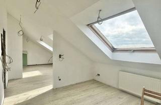 Wohnung kaufen in 90478 Nürnberg, Teilausgebautes Dachgeschoss mit Loggia in zentraler Lage