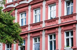 Wohnung kaufen in Reichenberger Straße 117, 10999 Kreuzberg, Gründerzeit-Flair trifft Kiezleben – vermietete 2-Zimmer-Wohnung in begehrter Kreuzberger Lage