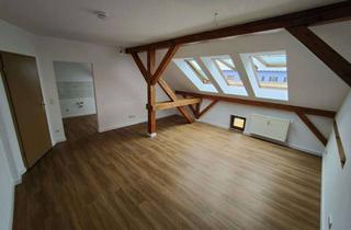 Wohnung mieten in Dresdener Platz, 15232 Frankfurt, frisch renovierte 2-Raum Dachgeschosswohnung mit besonderem Charme