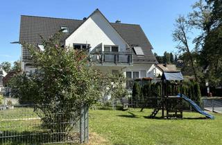 Wohnung mieten in Brunner Hauptstraße 15, 90475 Brunn, Haus im Haus: luxuriöse 3-Zimmer-Maisonette mit Insel-EBK, Eiche Parkett, Naturstein-Bad, S/W-Balkon