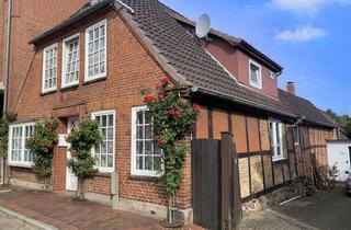 Haus kaufen in 23758 Oldenburg, Historisch zentrales Stadthaus mit viel Potenzial