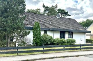 Haus kaufen in 22880 Wedel, Eigene Pläne schmieden - Bungalow mit Garten, Garage + Baugrundstück