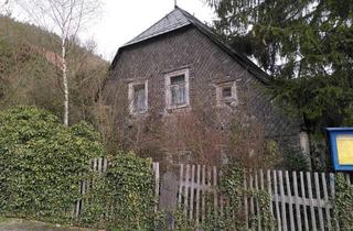 Haus kaufen in Blambachweg, 07429 Sitzendorf, Einzeldenkmal teilweise Blockbohlenbauweise mit hohem Sanierungsbedarf und separater Verkehrsfläche