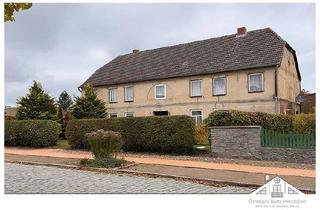 Haus kaufen in Eichholzstraße 25, 23992 Neukloster, Im Herzen von Neukloster - Herrenhaus mit Stallgebäude auf großem Grundstück zu verkaufen