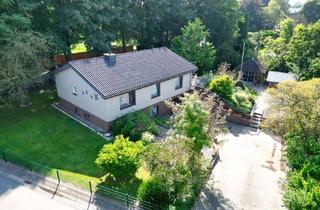 Haus kaufen in 25786 Dellstedt, Viel Platz und Potenzial: Haus mit Terrasse, Vollkeller, Tiefgarage und einem schönen Grundstück