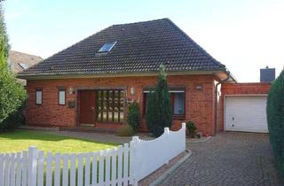 Haus kaufen in 25541 Brunsbüttel, Gepflegter Winkelwalmdachbungalow mit Garage in ruhiger Stadtrandlage in Brunsbüttel