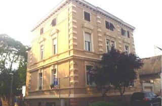 Anlageobjekt in Walburgastr., 64521 Groß-Gerau, Stilaltbau Mehrfamilienhaus mit 4 Wohneinheiten und 3 Garagen