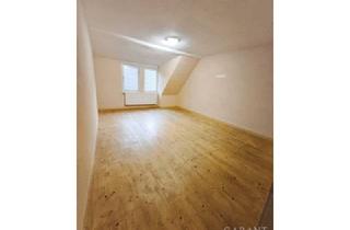 Wohnung kaufen in 72172 Sulz, Viel Platz auf zwei Ebenen: Dachgeschoss-Wohnung mit Studio in Sulz am Neckar
