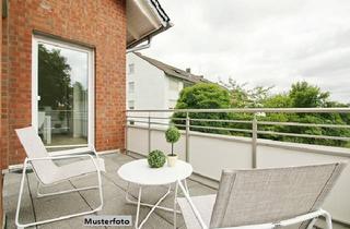 Wohnung kaufen in 22417 Hamburg, 2-Zimmer-Wohnung mit Balkon im gepflegten Mehrfamilienhaus