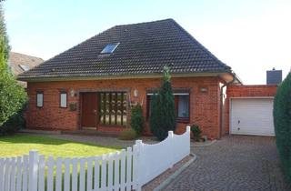 Einfamilienhaus kaufen in 25541 Brunsbüttel, Gepflegter Winkelwalmdachbungalow mit Garage in ruhiger Stadtrandlage in Brunsbüttel
