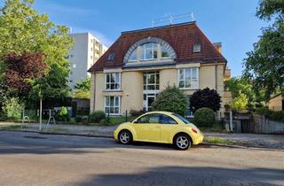 Wohnung kaufen in 12249 Berlin, FREIWERDEND: Barrierefreie ETW in einer Stadtvilla!